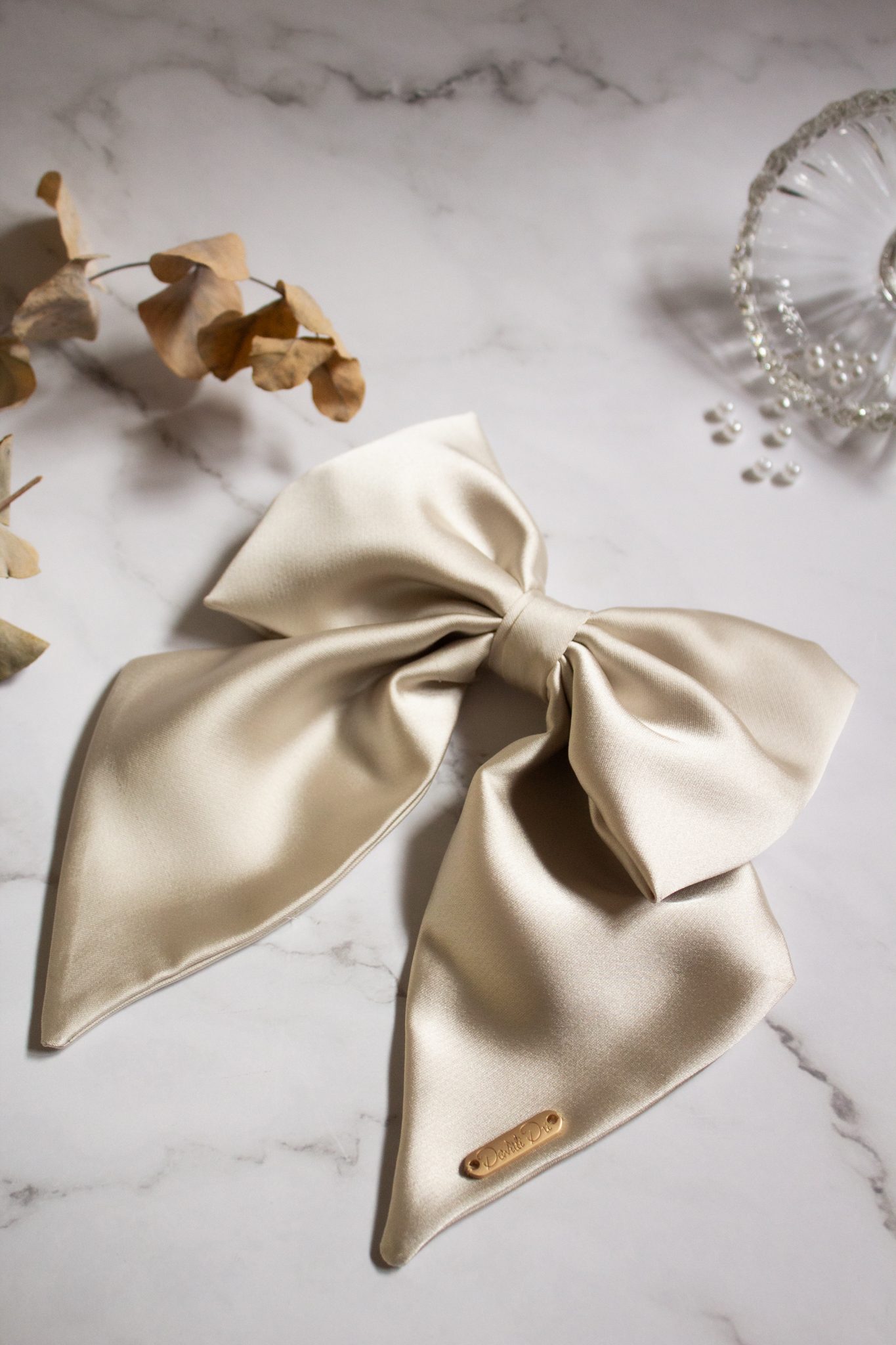 maxi_lazo_de _seda-para_invitada_a_boda_color_champan